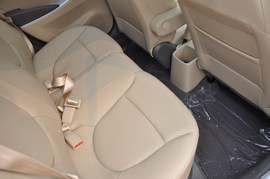 2010款现代瑞纳1.6L