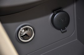 2010款现代瑞纳1.6L