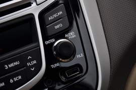 2010款现代瑞纳1.6L