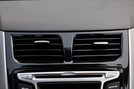 2010款现代瑞纳1.6L