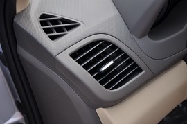 2010款现代瑞纳1.6L