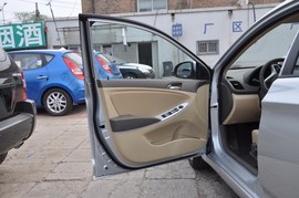 2010款现代瑞纳1.6L