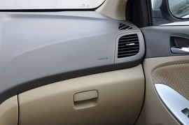 2010款现代瑞纳1.6L