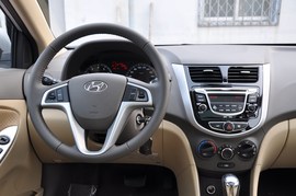 2010款现代瑞纳1.6L