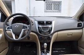 2010款现代瑞纳1.6L