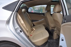 2010款现代瑞纳1.6L