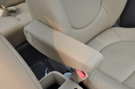 2010款现代瑞纳1.6L