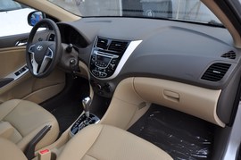 2010款现代瑞纳1.6L