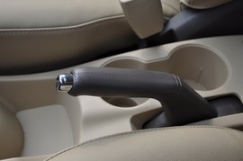 2010款现代瑞纳1.6L