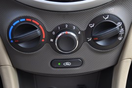 2010款现代瑞纳1.6L