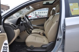 2010款现代瑞纳1.6L