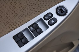 2010款现代瑞纳1.6L