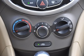2010款现代瑞纳1.6L