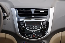 2010款现代瑞纳1.6L