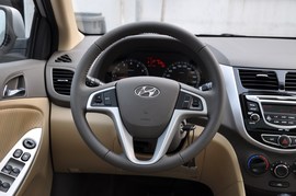 2010款现代瑞纳1.6L