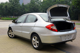 2011款奇瑞A3三厢深度试驾