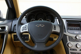 2011款奇瑞A3三厢深度试驾