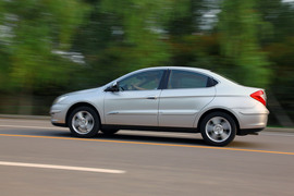 2011款奇瑞A3三厢深度试驾