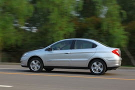 2011款奇瑞A3三厢深度试驾