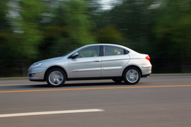 2011款奇瑞A3三厢深度试驾