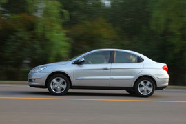 2011款奇瑞A3三厢深度试驾