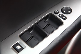 2010款马自达睿翼轿跑2.5L至尊版