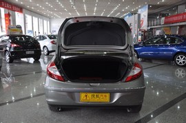 2011款奇瑞A3三厢1.6L手动尊贵型