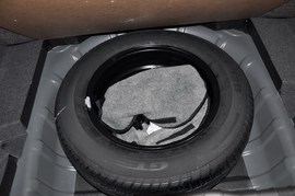 2011款奇瑞A3三厢1.6L手动尊贵型