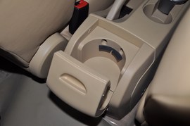 2011款奇瑞A3三厢1.6L手动尊贵型