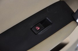 2011款奇瑞A3三厢1.6L手动尊贵型