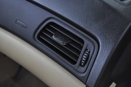 2011款奇瑞A3三厢1.6L手动尊贵型