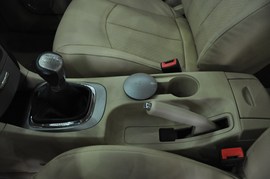 2011款奇瑞A3三厢1.6L手动尊贵型