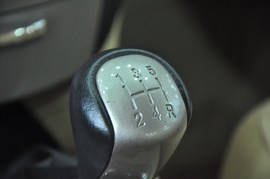 2011款奇瑞A3三厢1.6L手动尊贵型