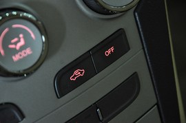 2011款奇瑞A3三厢1.6L手动尊贵型