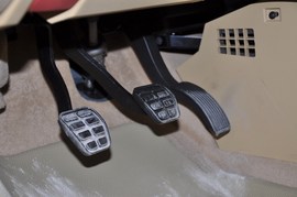 2011款奇瑞A3三厢1.6L手动尊贵型