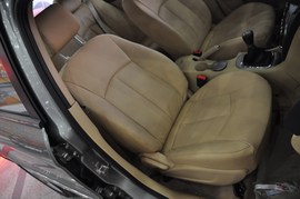 2011款奇瑞A3三厢1.6L手动尊贵型