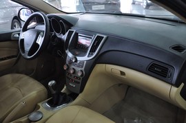 2011款奇瑞A3三厢1.6L手动尊贵型