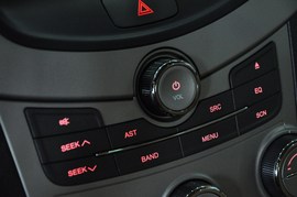 2011款奇瑞A3三厢1.6L手动尊贵型