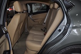 2011款奇瑞A3三厢1.6L手动尊贵型