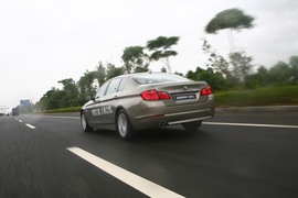 2010款宝马5系长轴距版珠海试驾