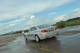 2010款宝马5系长轴距版珠海试驾