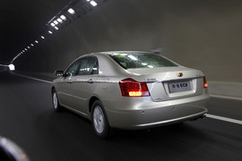 2010款帝豪EC8试驾