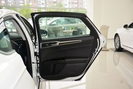 2013款福特蒙迪欧2.0L