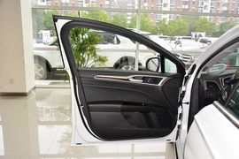 2013款福特蒙迪欧2.0L