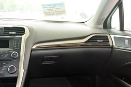 2013款福特蒙迪欧2.0L