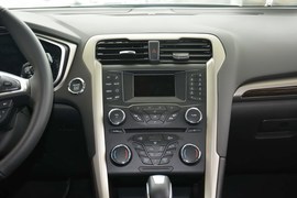 2013款福特蒙迪欧2.0L