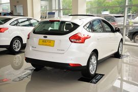 2015款福特福克斯两厢