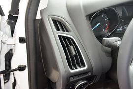 2015款福特福克斯两厢