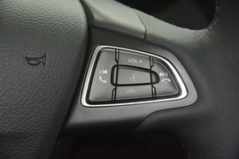 2015款福特福克斯两厢