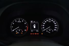 2015款现代全新途胜1.6T双离合两驱智能型